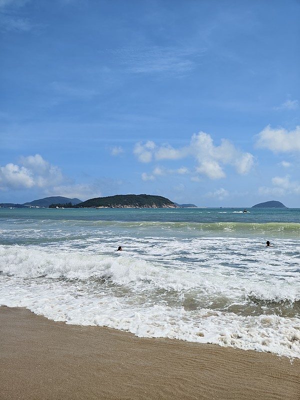 3 Days Sanya Beach amp; Rainforest Escape | China Wonder Tours